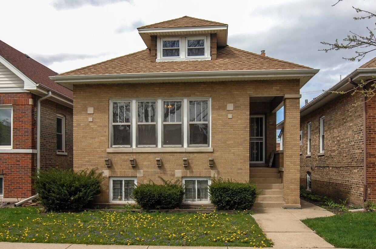 Primary Photo - 2318 N Keating Ave