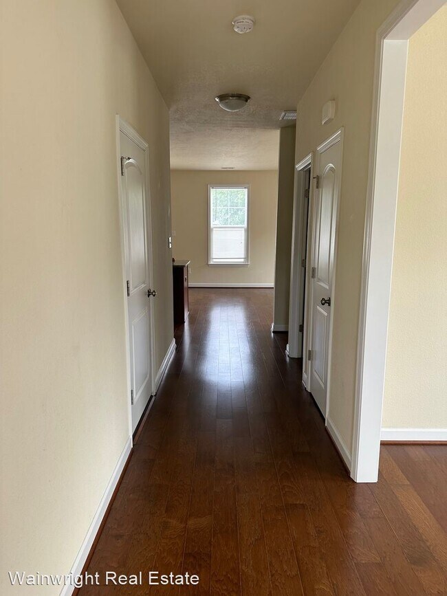 Building Photo - 3 br, 2.5 bath House - 5520 Crown Grant Way