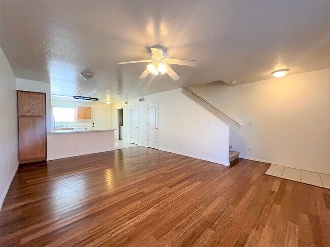 Foto del edificio - Two bdrm Townhome for RENT in Paradise Val...
