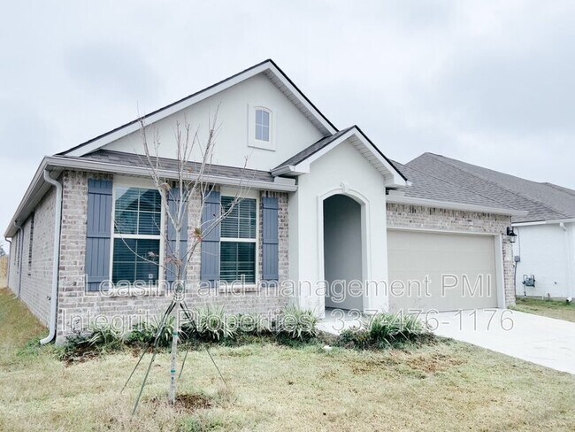 Building Photo - 13852 Keever Ave