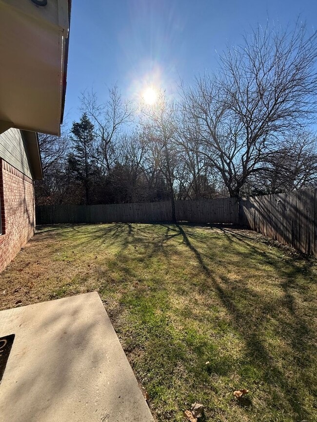 Foto del edificio - 4 Bedroom - 2 bath duplex located near campus and State Highway 9