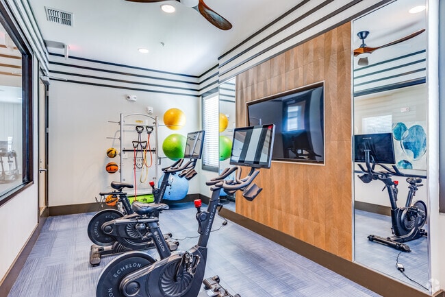Sala de yoga - Solamar Apartment Homes Kissimmee