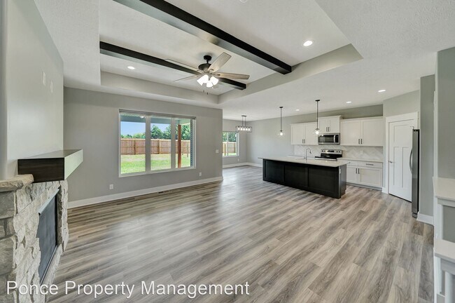 Foto del edificio - 4 br, 3 bath House - 8640 S. 51st Street