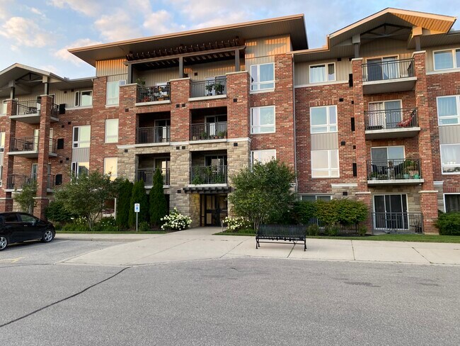 Building Photo - 19 Waterford Dr