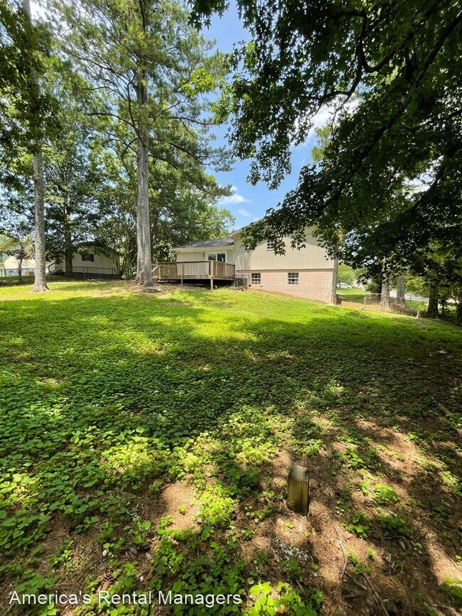 Building Photo - 4 br, 1.5 bath House - 5079 Darlene Drive