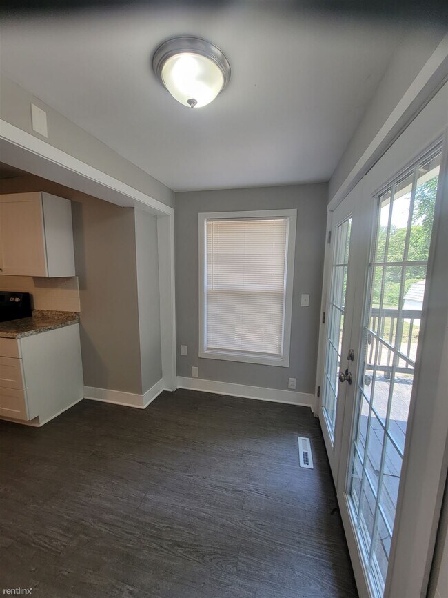 Building Photo - 4 br, 2 bath House - 1308 West College Street