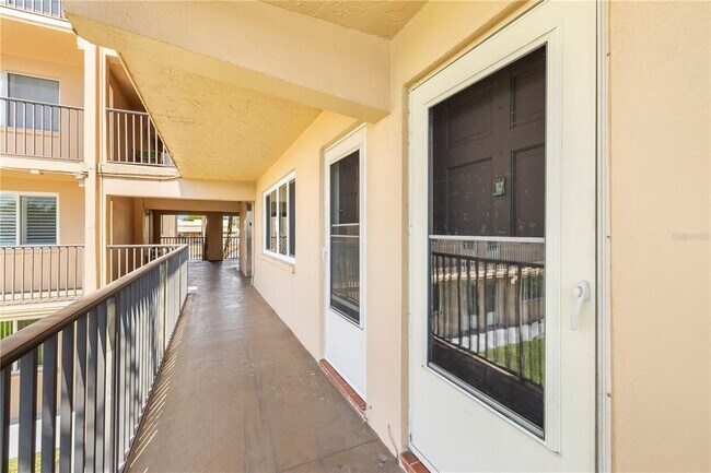 Foto del edificio - 2525 W Bay Dr