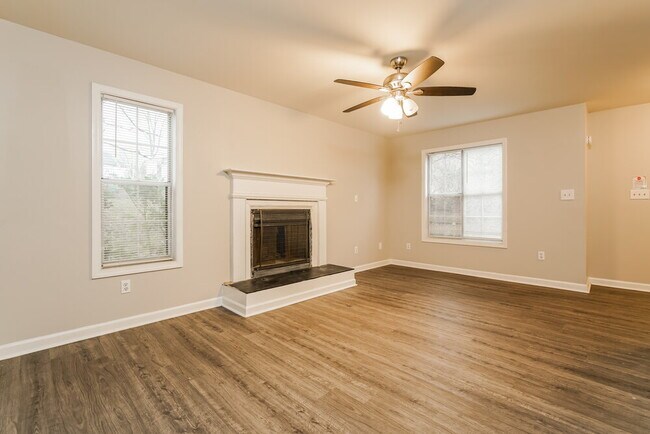 Building Photo - 2631 Windage Dr SW