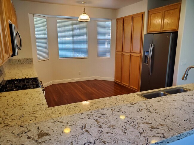Foto del edificio - 420 Regency Park Cir