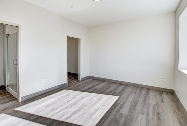 Building Photo - The Centaur