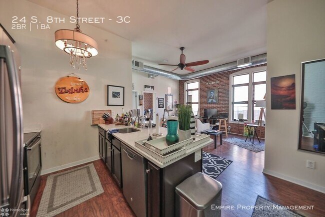Building Photo - 2 Bedroom 1 Bath in Downtown Allentown