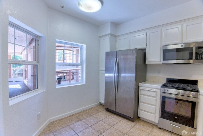 Building Photo - 723 Swallowtail Ct