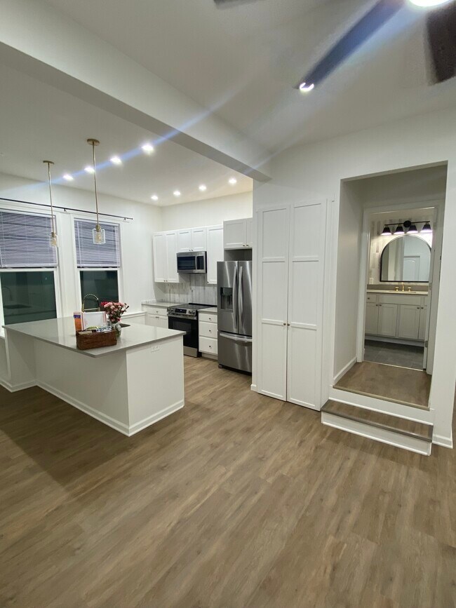 Foto del edificio - 203 E Ellsworth St