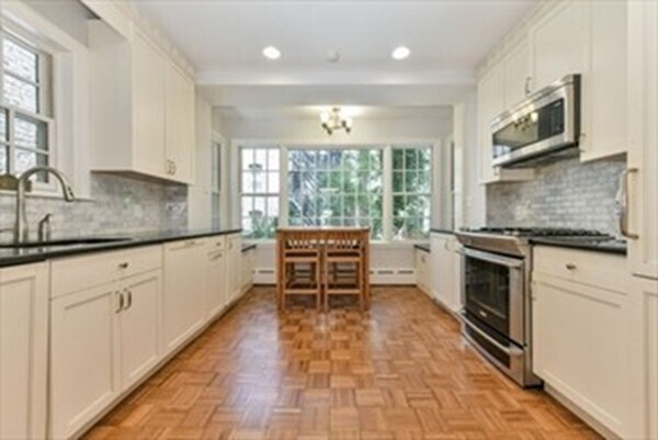Building Photo - 39 Pinckney St