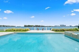 Building Photo - 205 N Hibiscus Dr