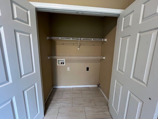 Foto del edificio - Renovated 3 Bedroom 2 Bath Home with 2 Car Garage for Rent!!