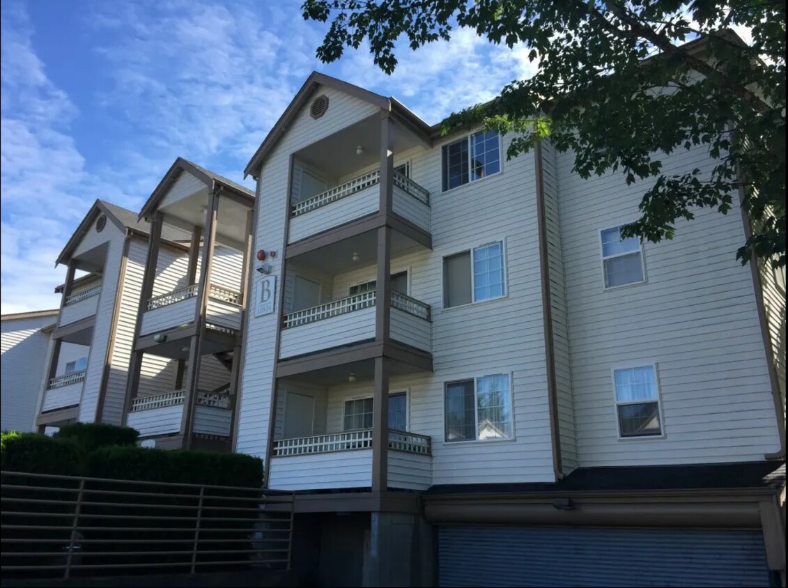 10824 SE 170th St Unit B201, Renton, WA 98055 Condo for Rent in