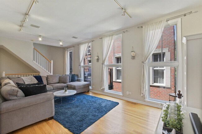 Foto del edificio - 1125 West Newport Avenue Apt ##M, Chicago,...
