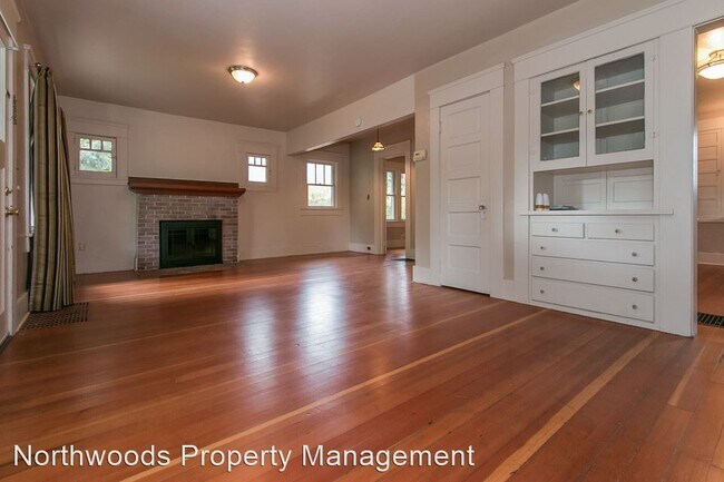 Building Photo - 3 br, 1.5 bath House - 931 W 11th Avenue