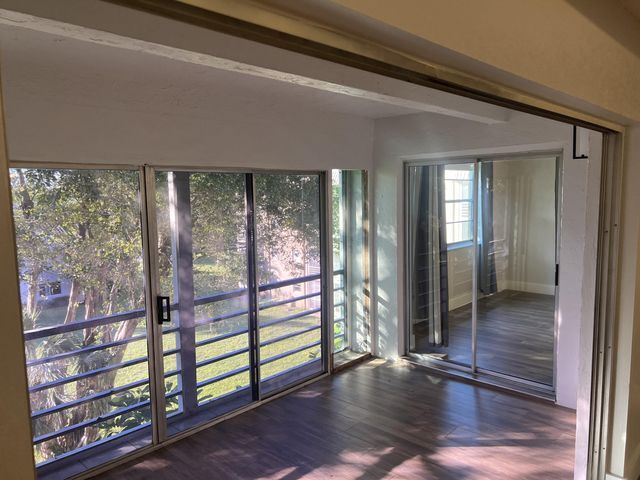 Foto del edificio - 10120 Boca Entrada Blvd