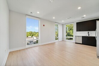 Building Photo - 6910 Ridge Ave