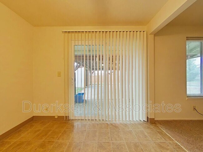 Foto del edificio - 2393 NW Garryanna St