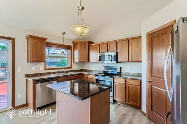 Building Photo - 125 Arabian Ave, Shakopee, MN, 55379