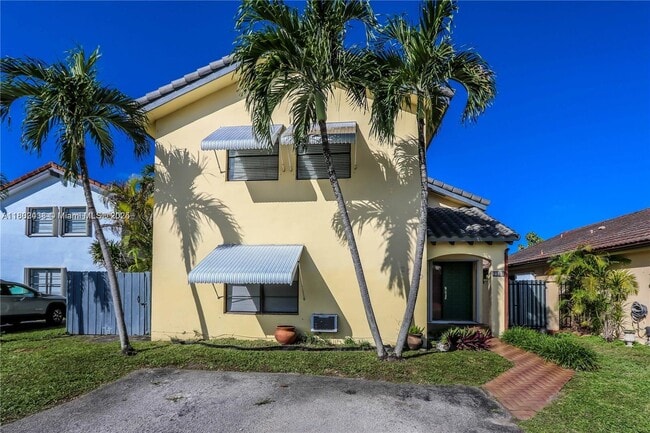 Building Photo - 2500 SW 113th Ct