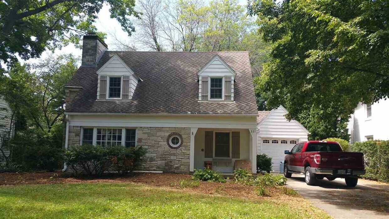 Primary Photo - 221 Kensington Dr