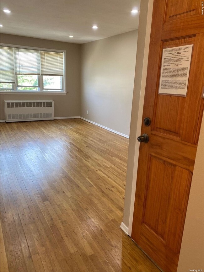 Foto del edificio - 83-54 265th St