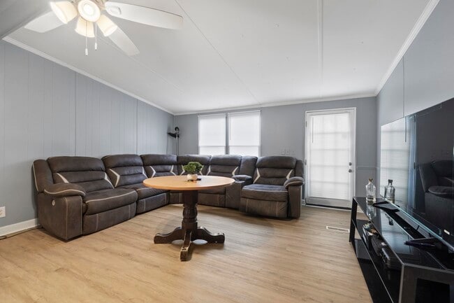 Building Photo - 158 Thomas Field Rd SE