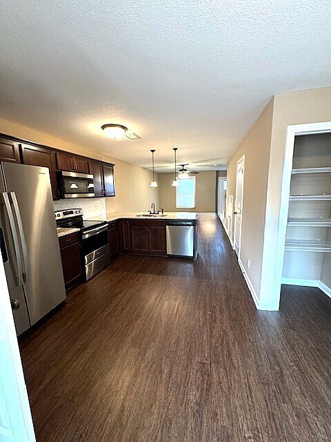 Building Photo - 2517 Rollow Ln