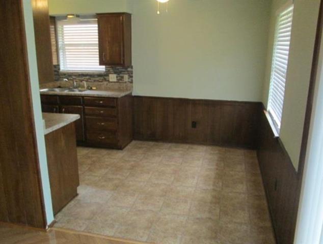 Foto del edificio - 1022 S Center St