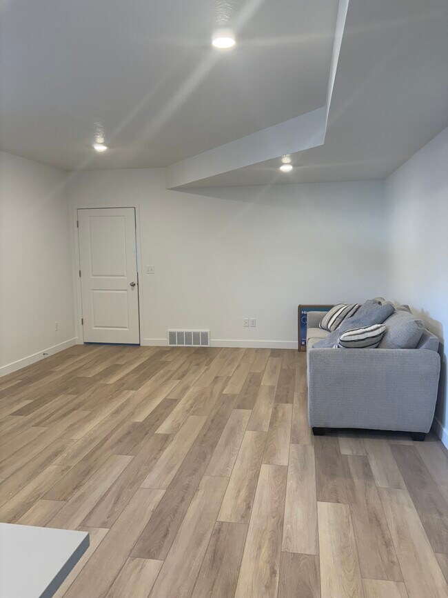 Foto del edificio - 961 S 950 W
