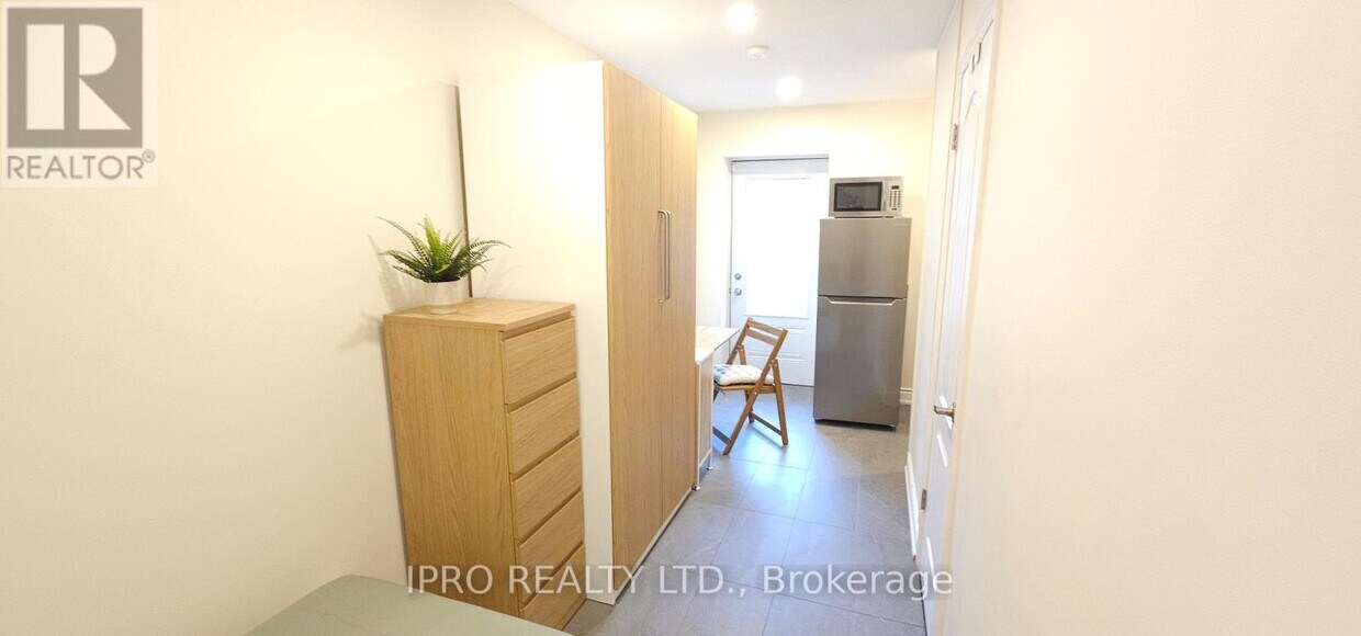 Building Photo - 12 Rollins Pl