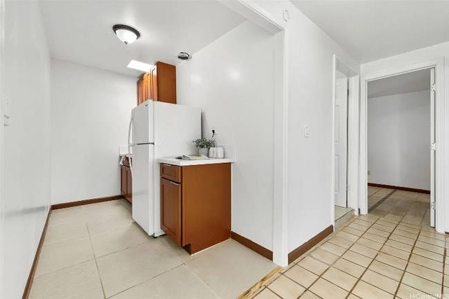 Building Photo - 1425 Kawelu St