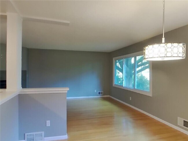 Foto del edificio - 3820 Union Terrace Ln N