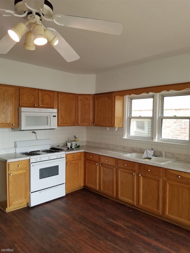Foto del edificio - 4328 N Oak Park Ave