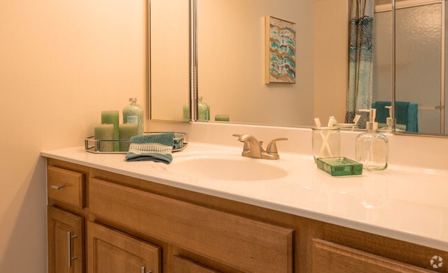 2BR, 2BA - 1100 SF - Cromwell Valley Apartments