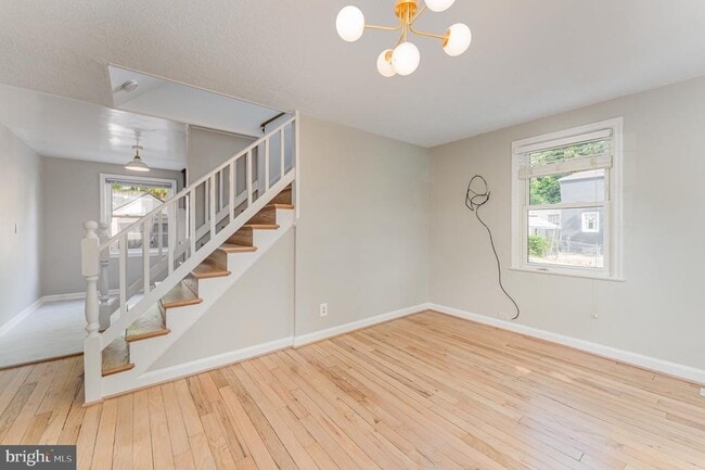 Building Photo - 3729 S Four Mile Run Dr