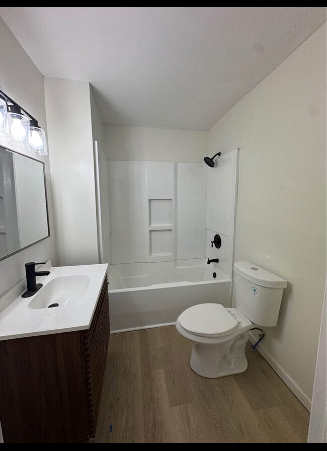 Foto del edificio - 3604 Beechgrove Rd