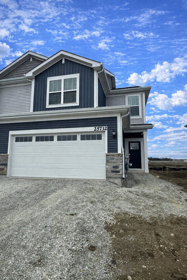 Building Photo - 25732 W Wakefield Dr