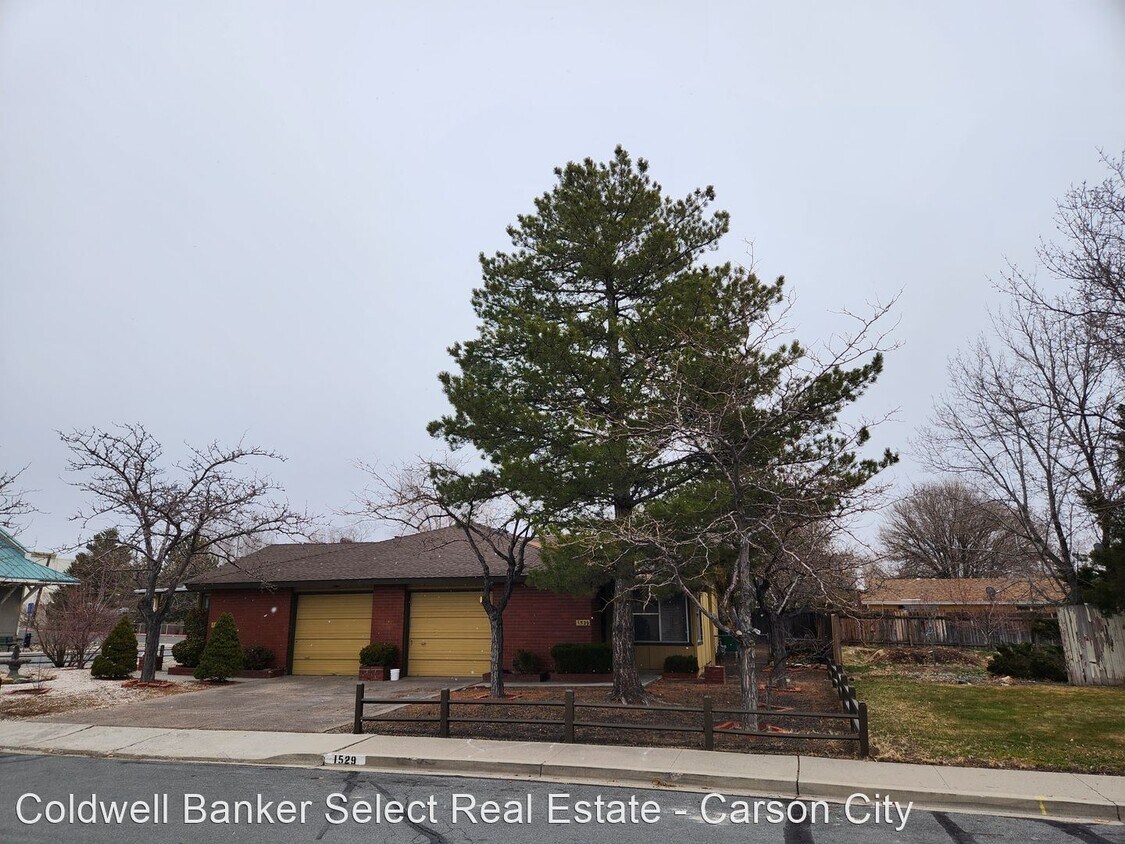 2 br, 1 bath House 1529 Sharon Dr House Rental in Carson City, NV