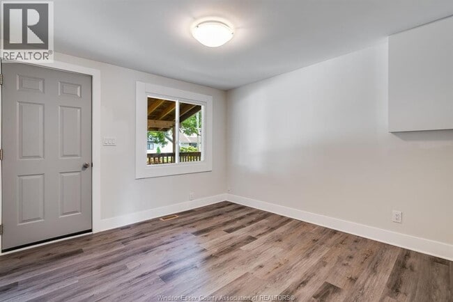 Building Photo - 301 Erieview Dr