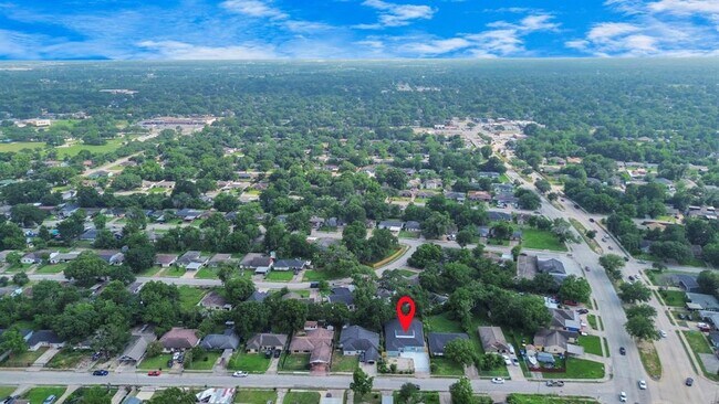 Building Photo - 5714 Doulton Dr