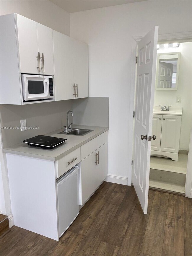 Foto del edificio - 1125 NE 143rd St