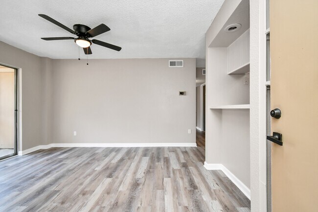 Foto del edificio - 1505 Ward Rd