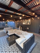 Building Photo - 11295 SW Blakeney St