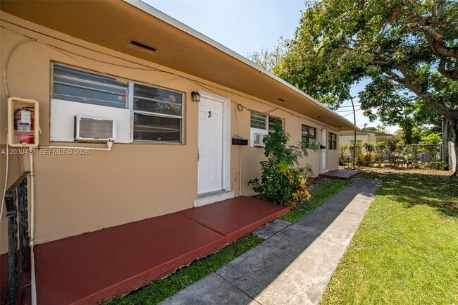 Foto del edificio - 15940 NE 19th Ct