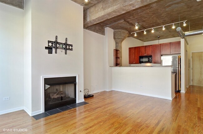 Foto del edificio - 1070 W 15th St